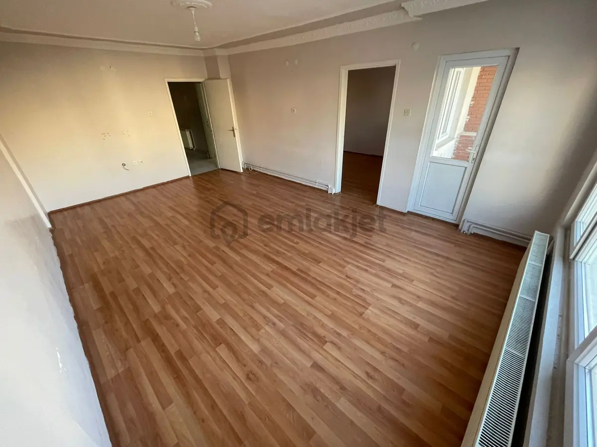 Pınarbaşı Mh De 3+1 Ara Katta Ön Cephe Daire - 8
