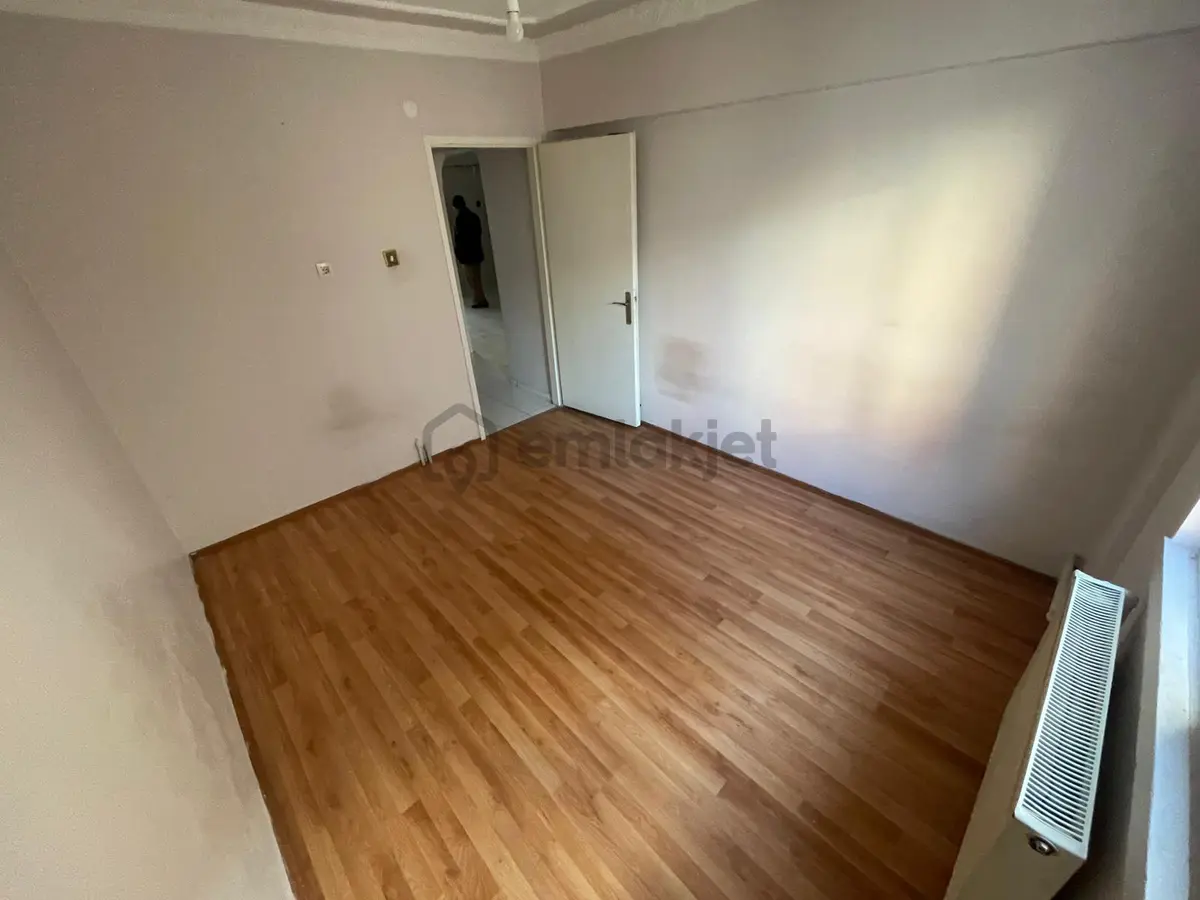 Pınarbaşı Mh De 3+1 Ara Katta Ön Cephe Daire - 15