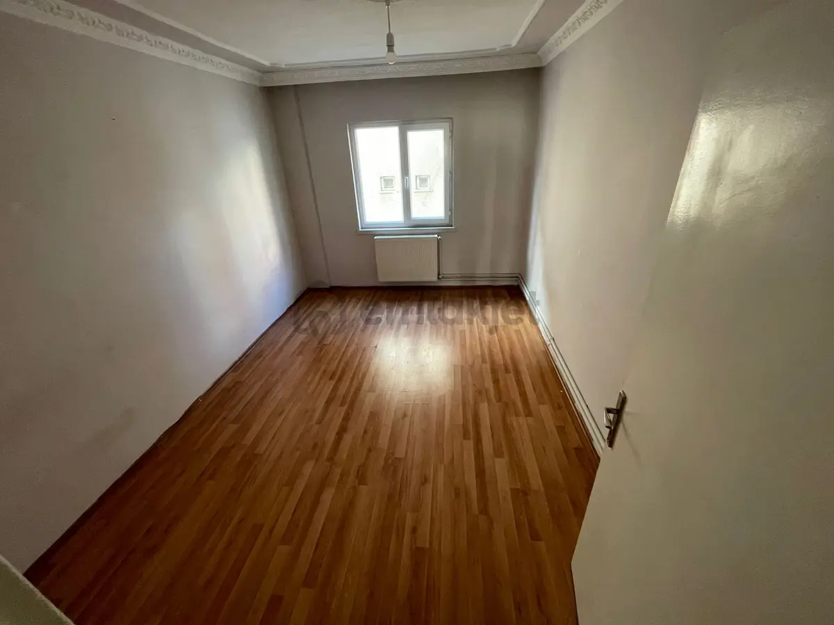 Pınarbaşı Mh De 3+1 Ara Katta Ön Cephe Daire - 18