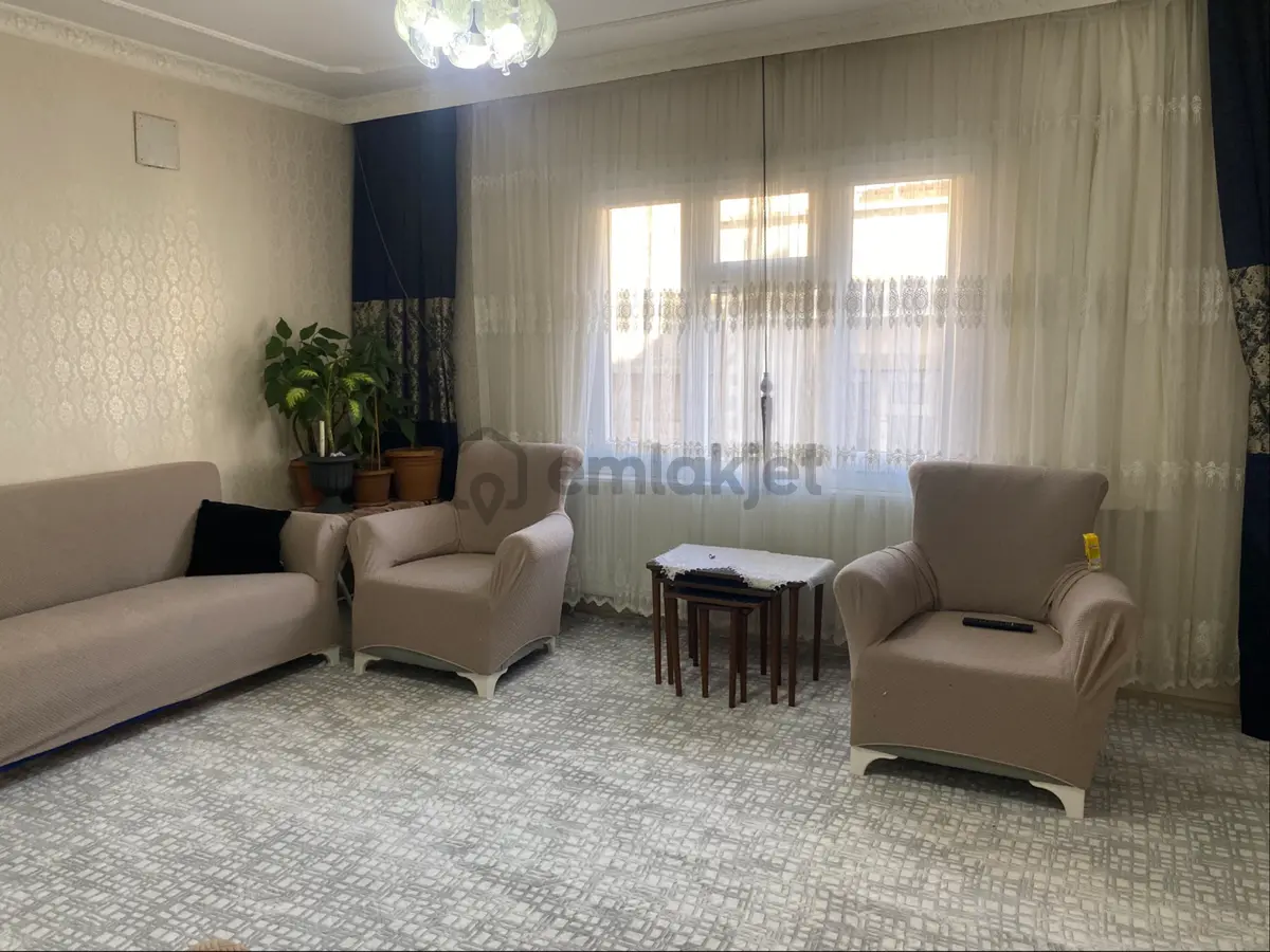 Yeşılevler De 3 Katlı,117m,geniş , 2+1 , Doğalgazlı, Yalıtımlı - 2
