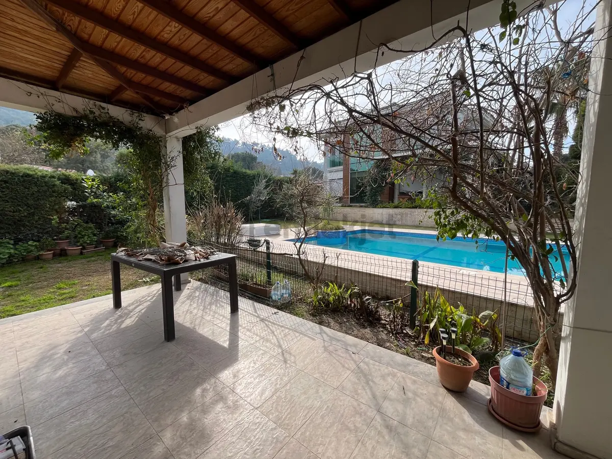 Güzelbahçe 5+2 Havuzlu Site İçerisinde Villa - 32
