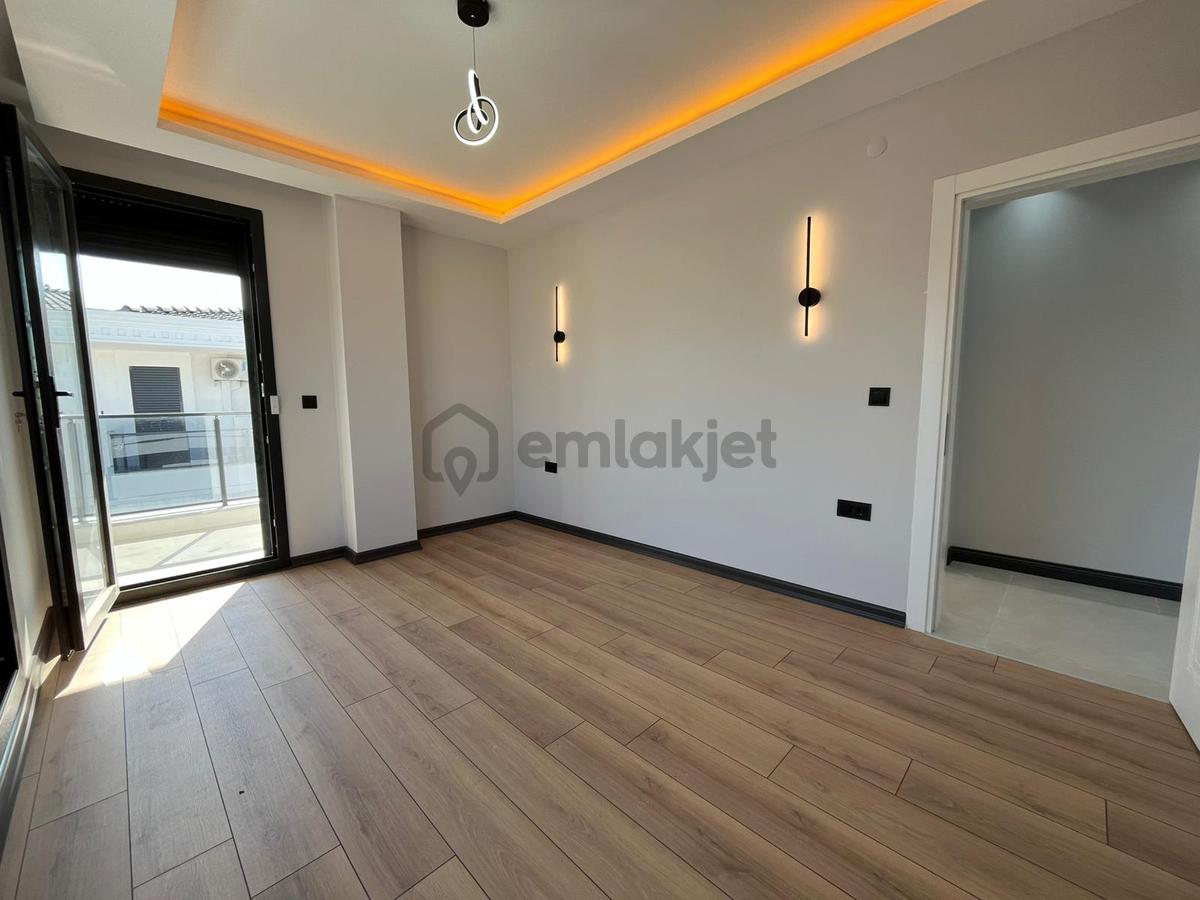 Didim Merkezde Ön Cephe, Otoparklı 3+1 Villa - 18