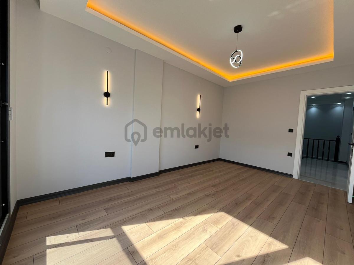 Didim Merkezde Ön Cephe, Otoparklı 3+1 Villa - 19