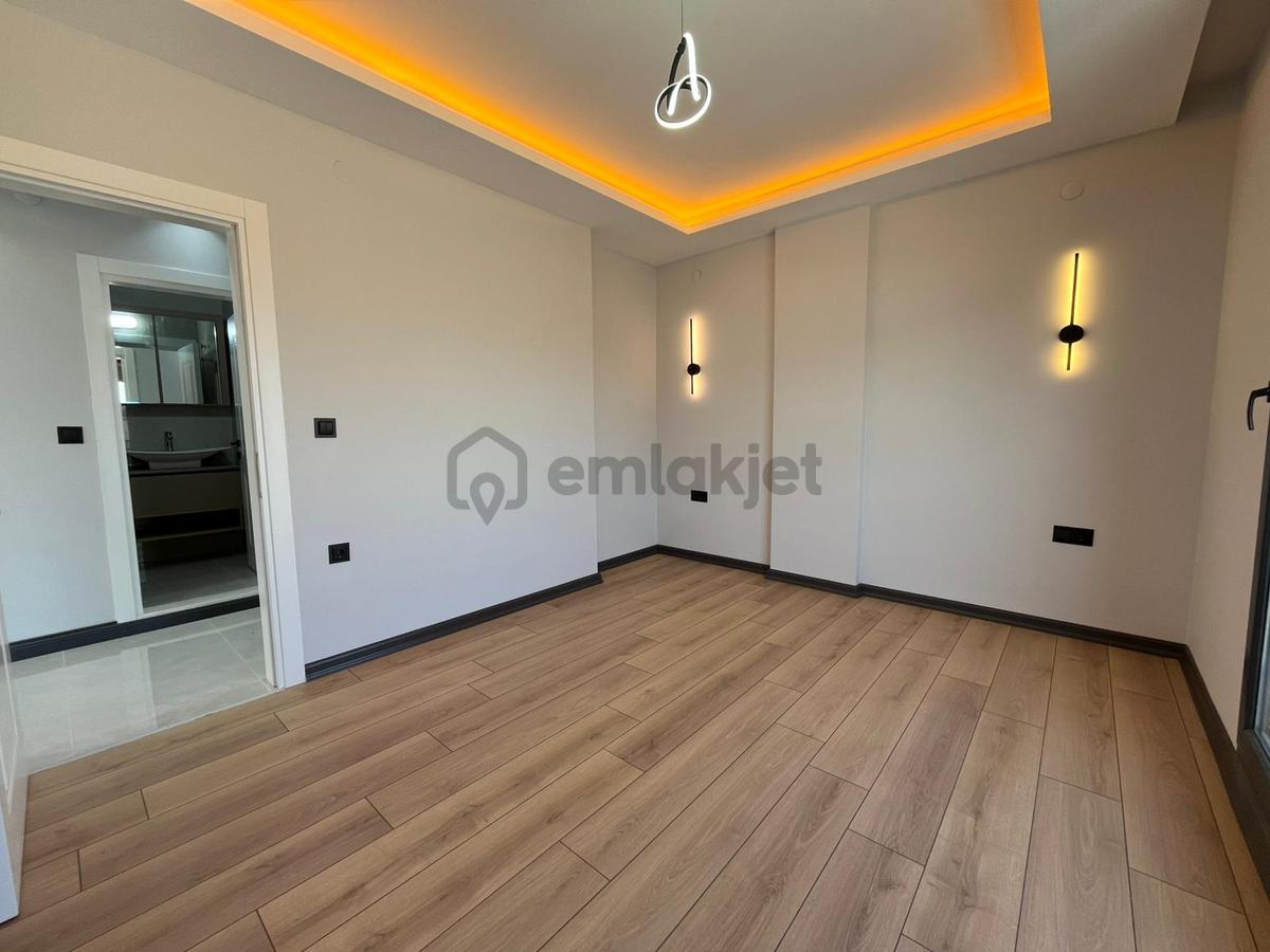 Didim Merkezde Ön Cephe, Otoparklı 3+1 Villa - 22