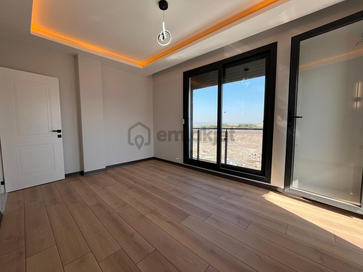 Didim Merkezde Ön Cephe, Otoparklı 3+1 Villa - 17