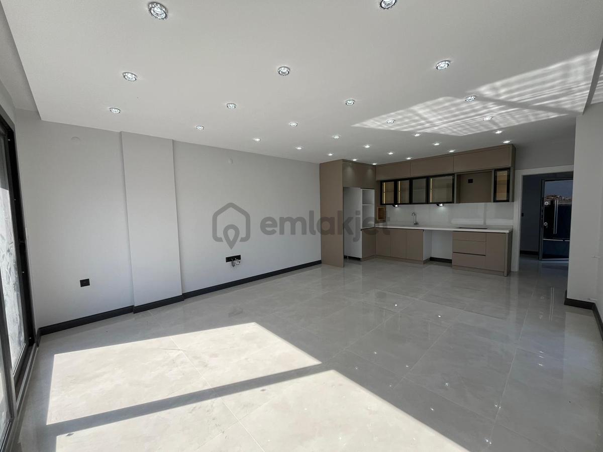 Didim Merkezde Ön Cephe, Otoparklı 3+1 Villa - 6