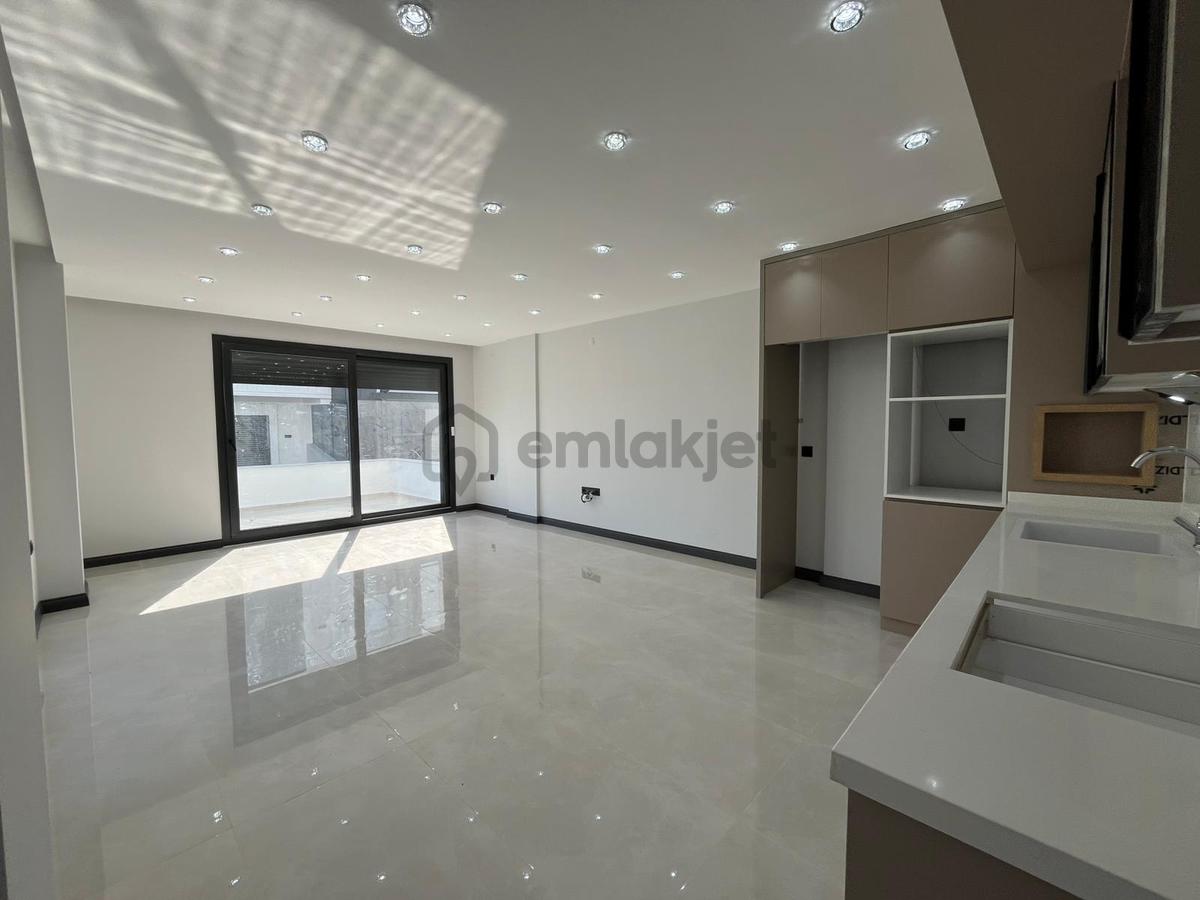 Didim Merkezde Ön Cephe, Otoparklı 3+1 Villa - 4