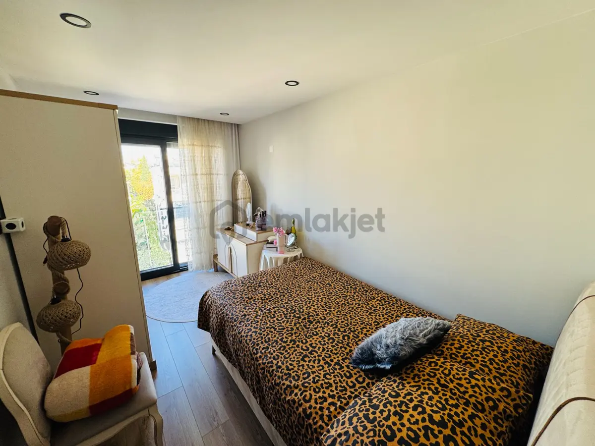 Zerdalilikte Site İçi Kapalı Otoparklı 3+1 Daire - 12