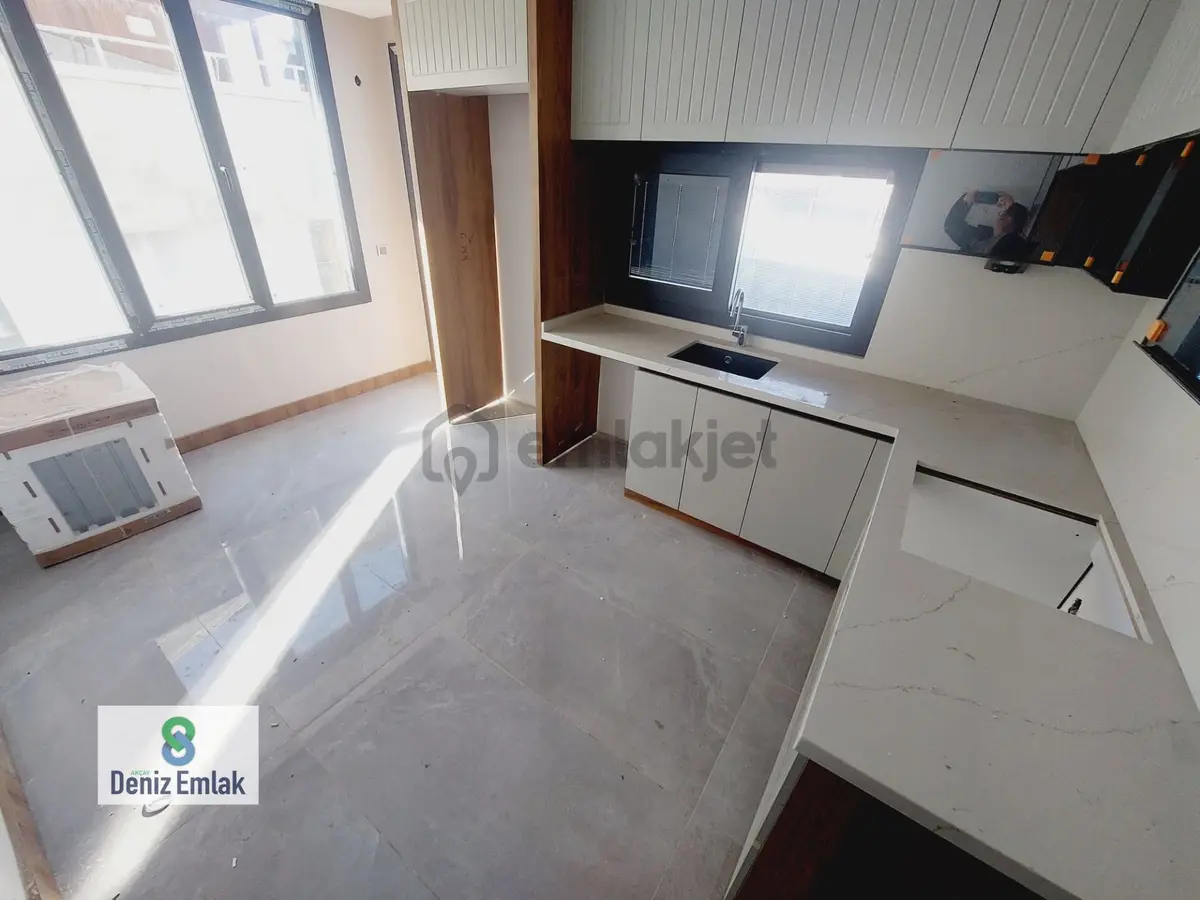 Denizden Akçayda Denize 75 M Ebeveynli Satılık 3+1 Daire. - 32
