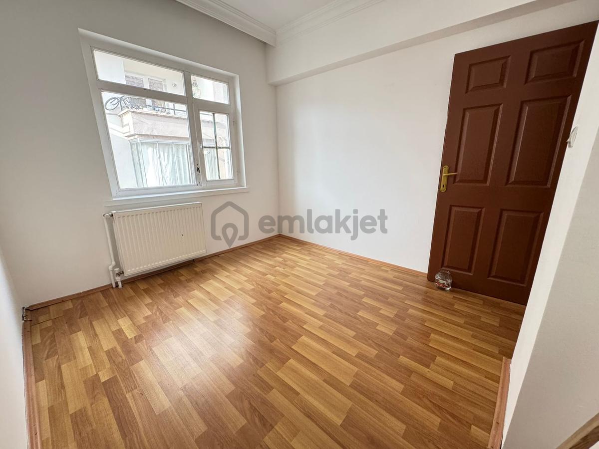 Kafkas Mahallesi'nde Ferah Orta Katta 3+1 Daire! - 26