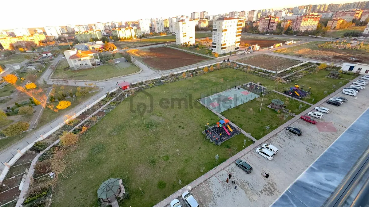 Üçkuyular'ın En Merkezi Konumunda En Güzel 3+1 Dairesi Satışta - 14