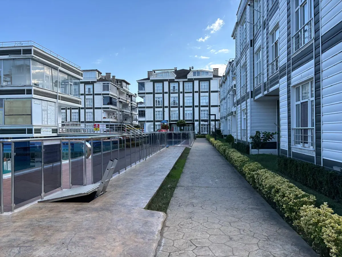 Karasu’da Satılık 2+1 Daire Denize Çok Yakın Havuzlu Sitede - 11