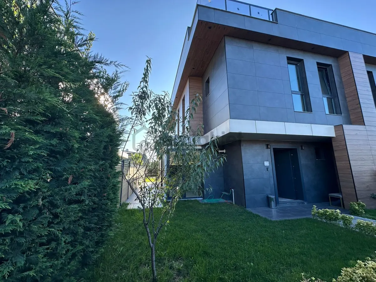 Beylikdüzü Gürpınar Da Site İçinde Triplex 7+2 Lüx Sıfır Villa - 4