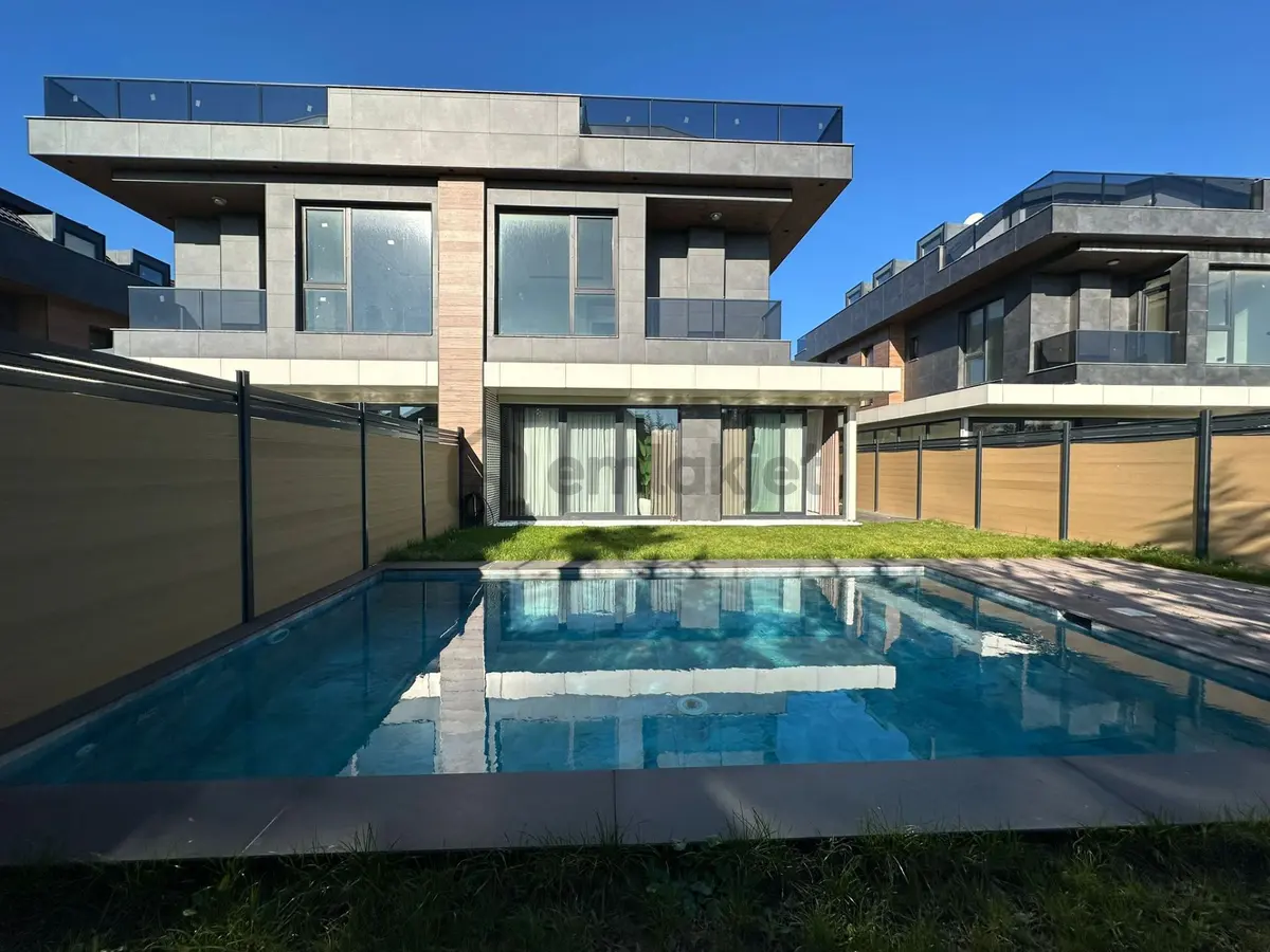 Beylikdüzü Gürpınar Da Site İçinde Triplex 7+2 Lüx Sıfır Villa - 25