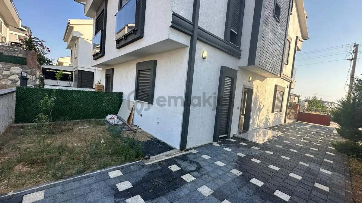 Didim Merkezde 4+1 Otoparklı Sıfır Villa - 2