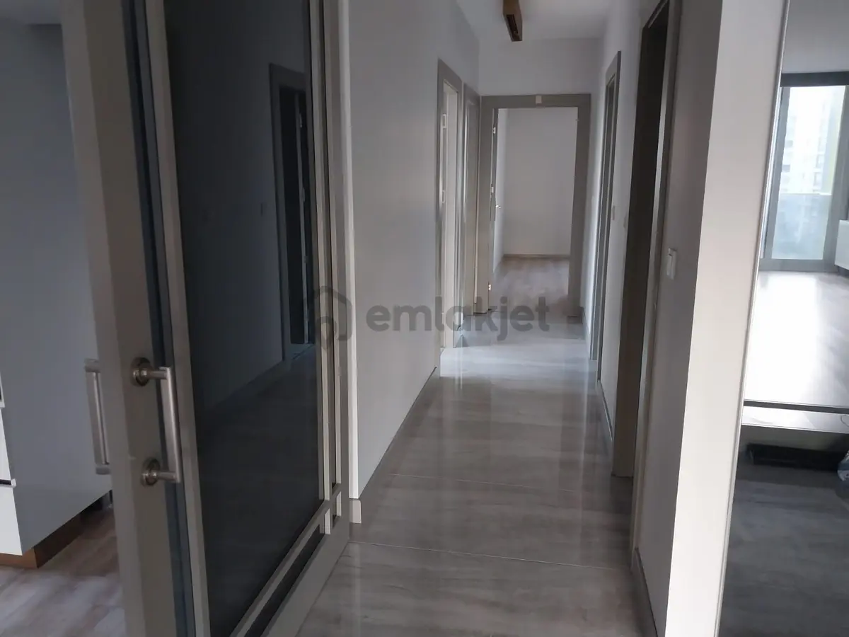 Mezitli Akdeniz Mahallesi'nde Lüks Geniş Daire - 6