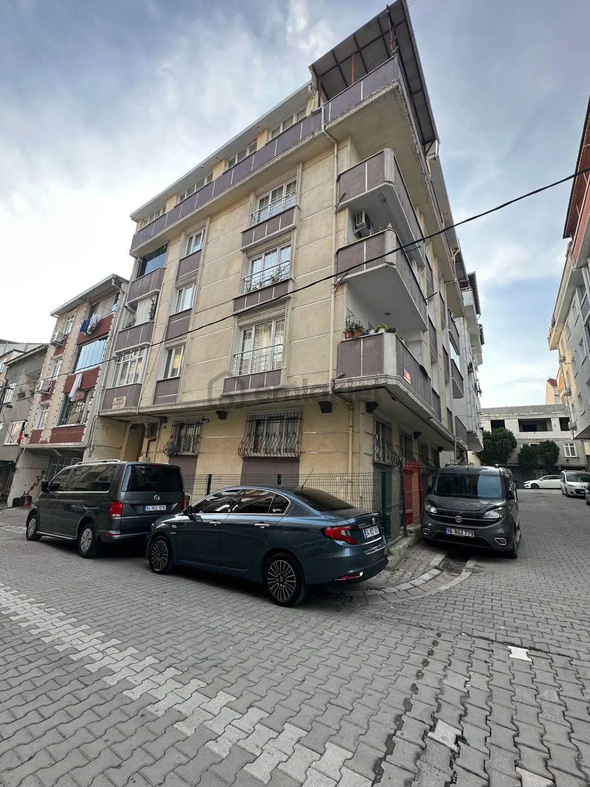 Hürriyet Mahallesinde Satılık 2+1 Bahçe Kat Daire