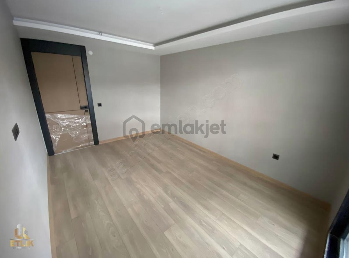 Aşağı Eğlence'nin Göbeğinde Sıfır Bina ! - 12