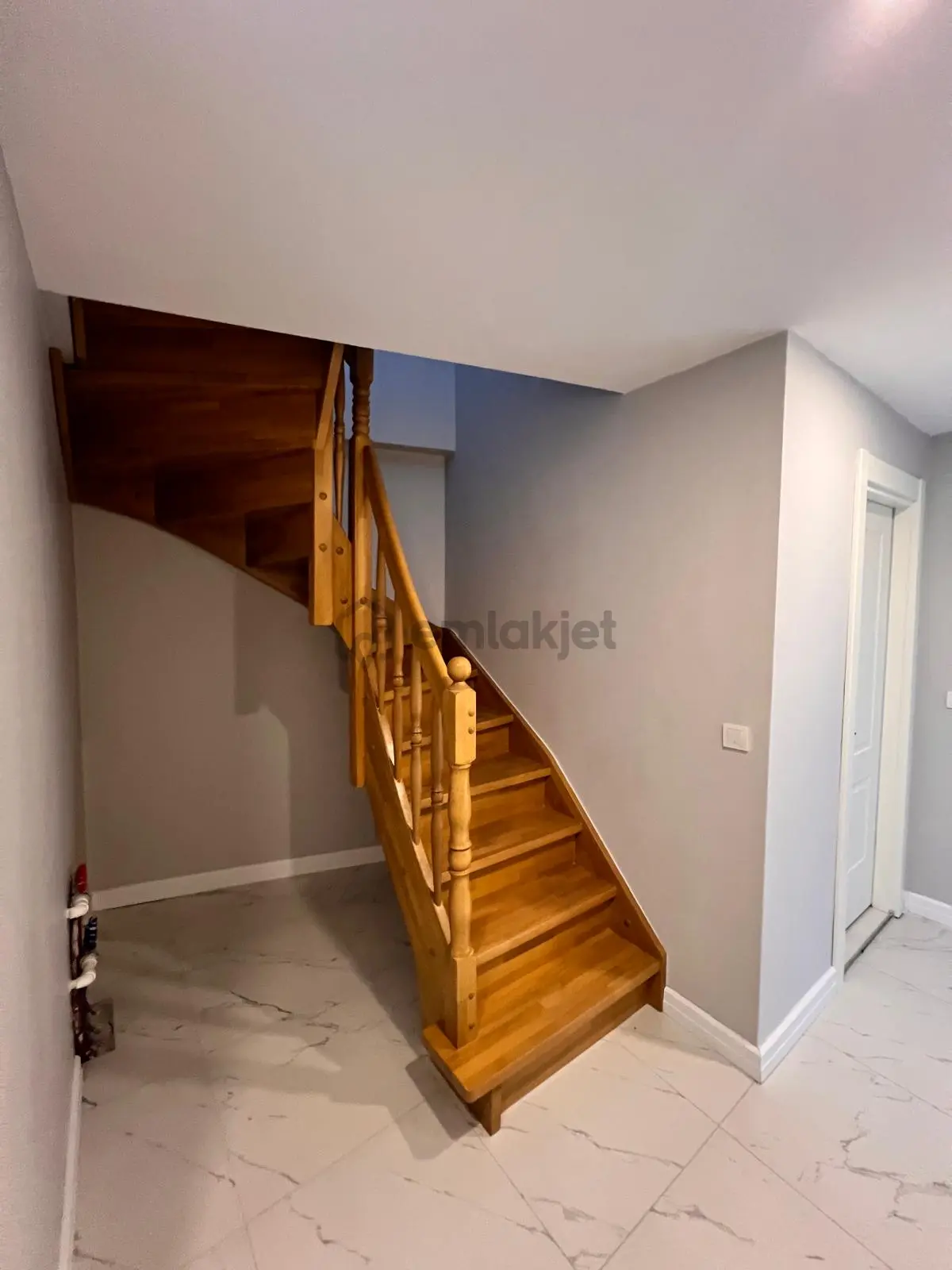 K.yalı E'5 Metroya Yakın Ferah 3+1 Dubleks Daire - 9