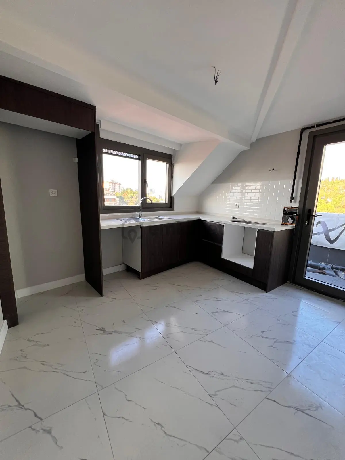 K.yalı E'5 Metroya Yakın Ferah 3+1 Dubleks Daire - 26