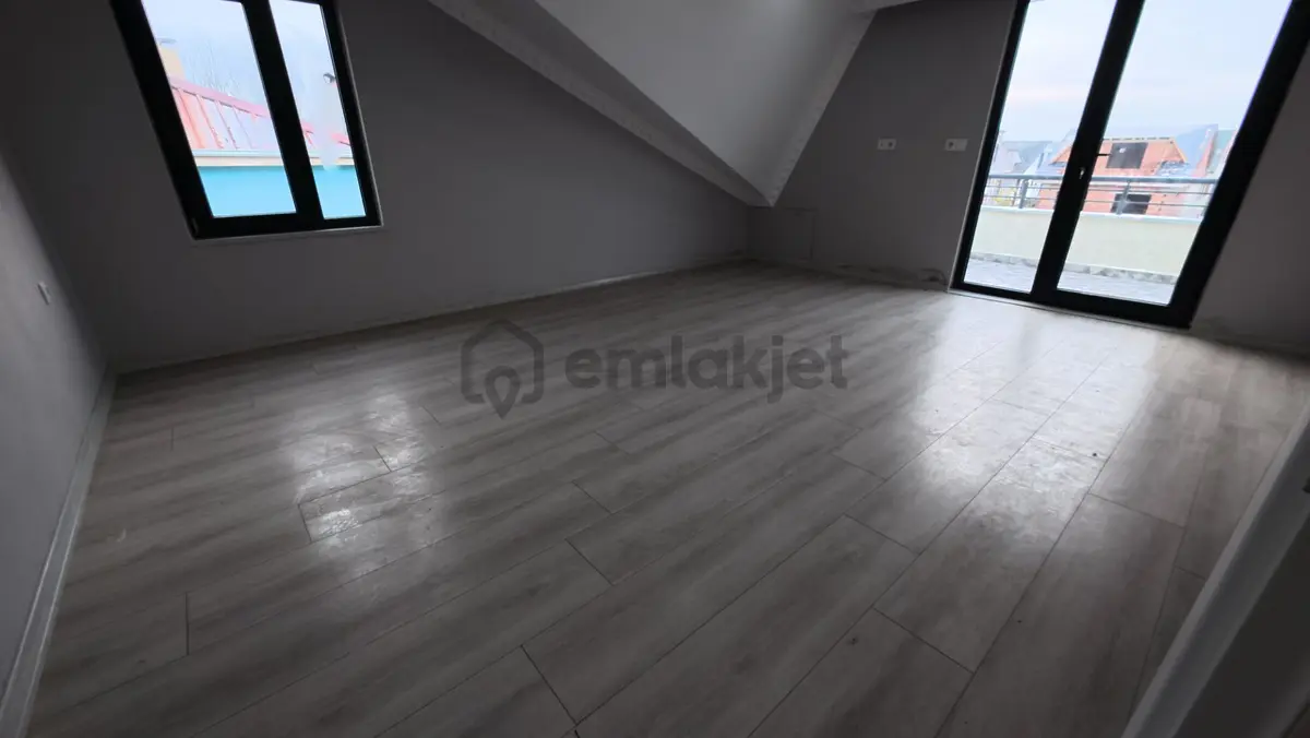 Kocaali’de Satılık Acil Fiyatlı Fırsat Villa - 24