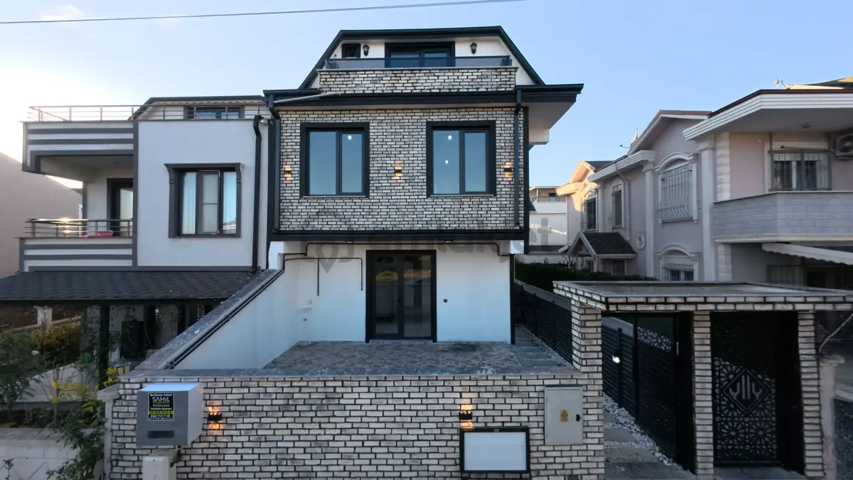 Kocaali’de Satılık Eşsiz Tasarımlı Modern Lüks Villa
