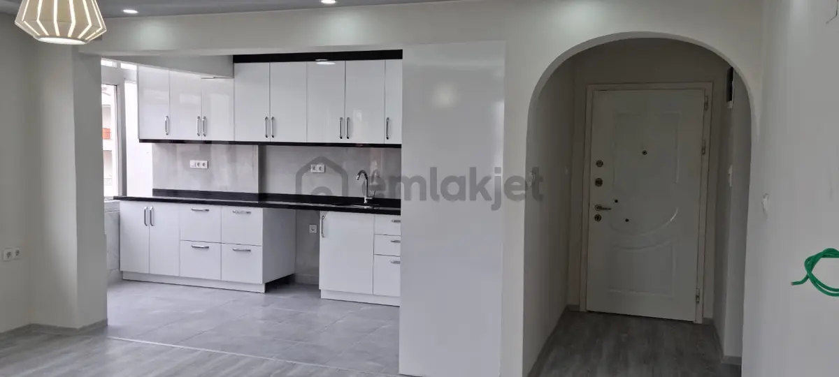 Tuzla Mahallesinde Büyük Tadilatlı 3+1 Daire - 4