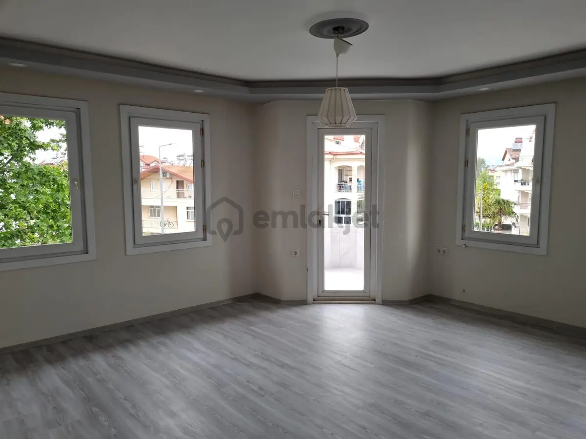Tuzla Mahallesinde Büyük Tadilatlı 3+1 Daire - 12