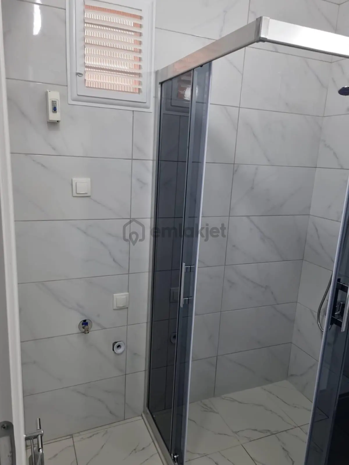Tuzla Mahallesinde Büyük Tadilatlı 3+1 Daire - 25