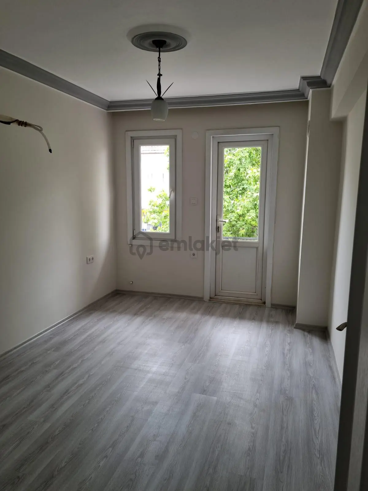 Tuzla Mahallesinde Büyük Tadilatlı 3+1 Daire - 17