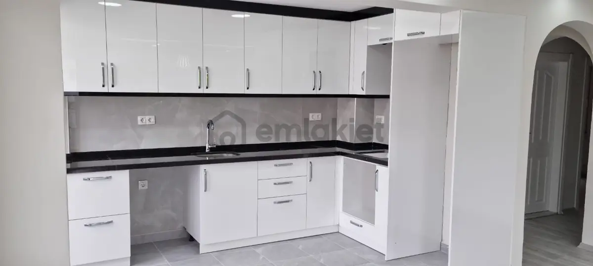 Tuzla Mahallesinde Büyük Tadilatlı 3+1 Daire - 6