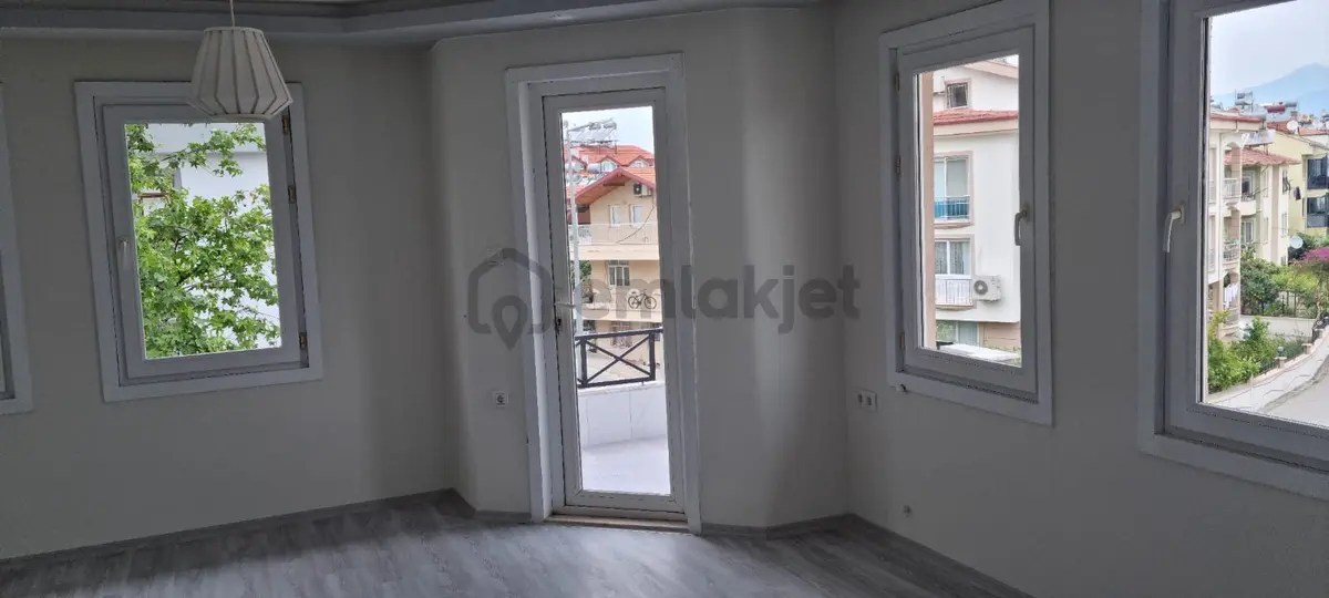 Tuzla Mahallesinde Büyük Tadilatlı 3+1 Daire - 11