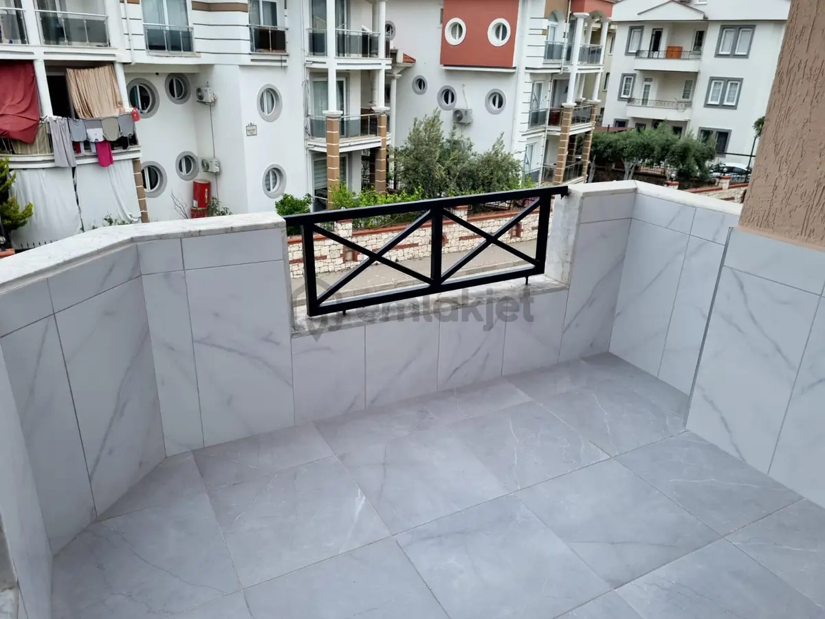Tuzla Mahallesinde Büyük Tadilatlı 3+1 Daire - 14