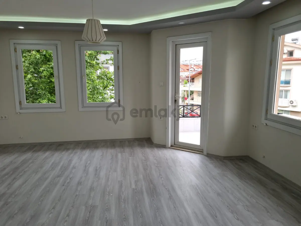 Tuzla Mahallesinde Büyük Tadilatlı 3+1 Daire - 10
