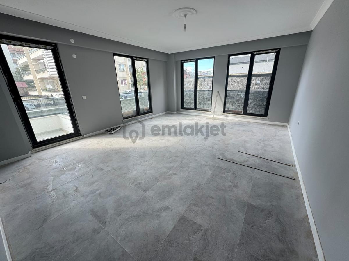 Arifiye Arif Bey Mahallesinde Satılık 4+1 Daire - 9
