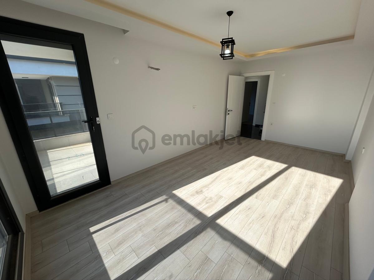 Didimde Havuzlu Sitede 4+1 Köşe Villa - 25