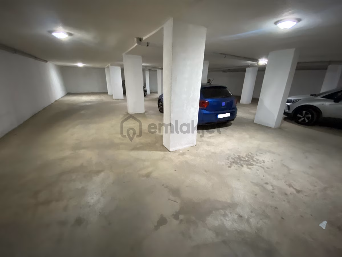 Altıntepede 5 Yıllık Binada Minibüse 1 Dk Geniş M2 3+1 - 23