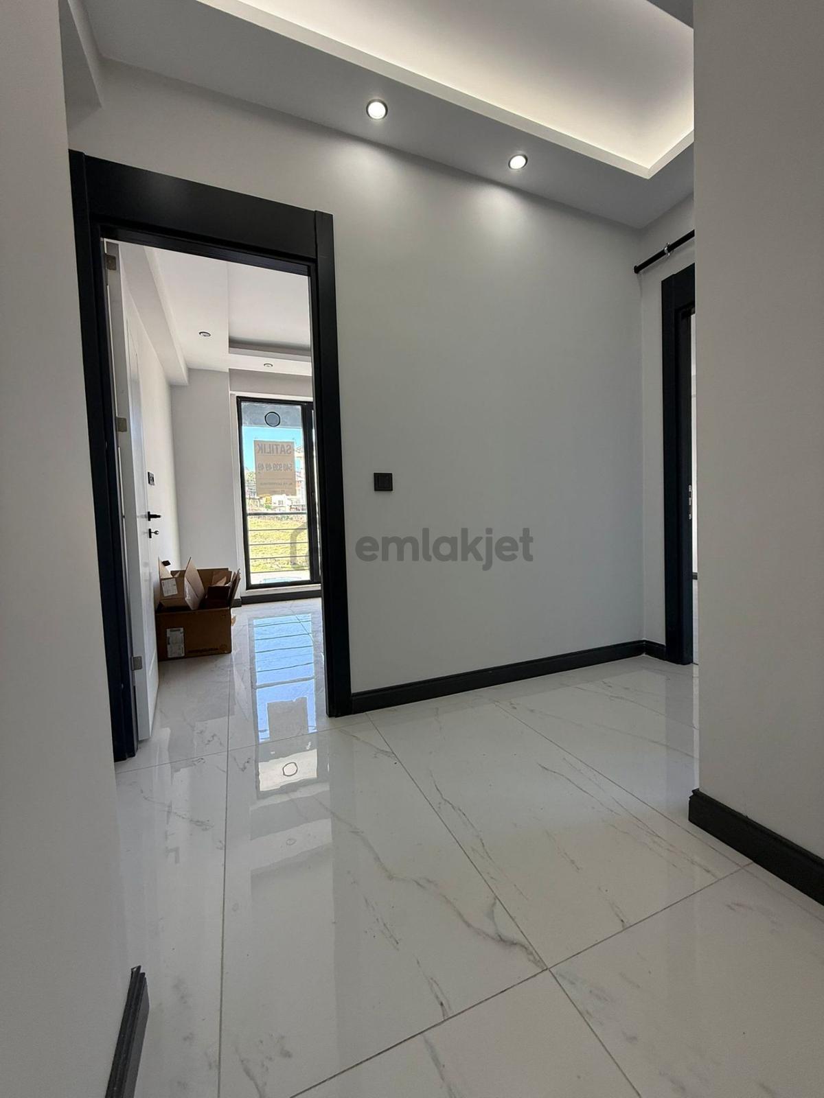 Satılık Ultra Lüks Ara Kat 2+1 ( Ön Cephe ) - 12