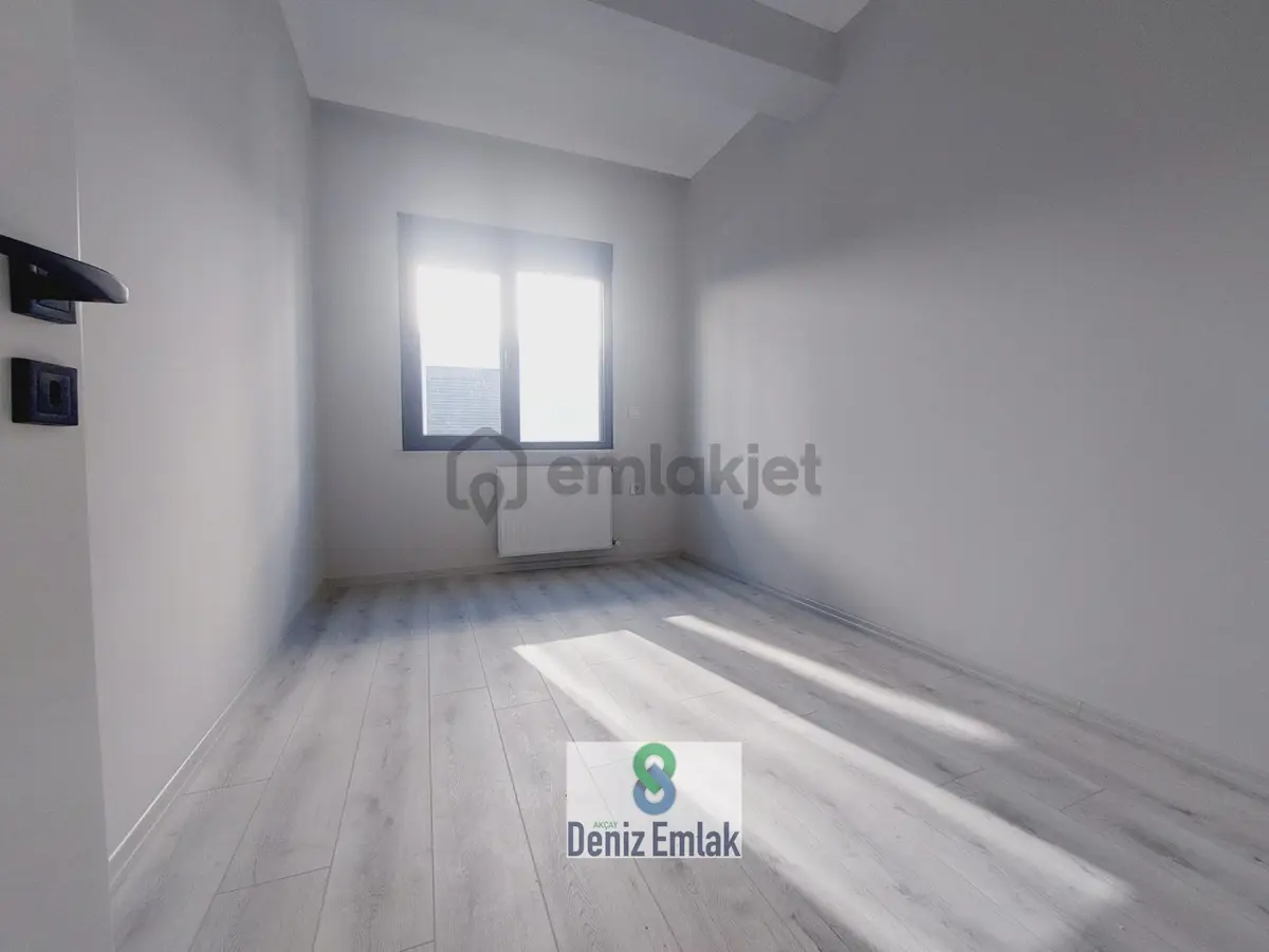 Denizden Akçayda Kapalı Mutfak Arakat Ebeveynli Satılık 2+1 Daire. - 15