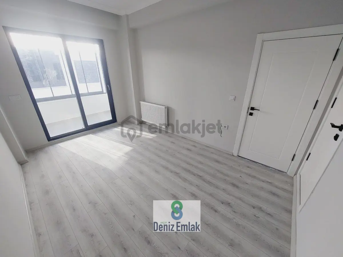 Denizden Akçayda Kapalı Mutfak Arakat Ebeveynli Satılık 2+1 Daire. - 26