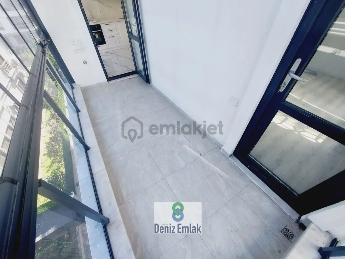 Denizden Akçayda Kapalı Mutfak Arakat Ebeveynli Satılık 2+1 Daire. - 6