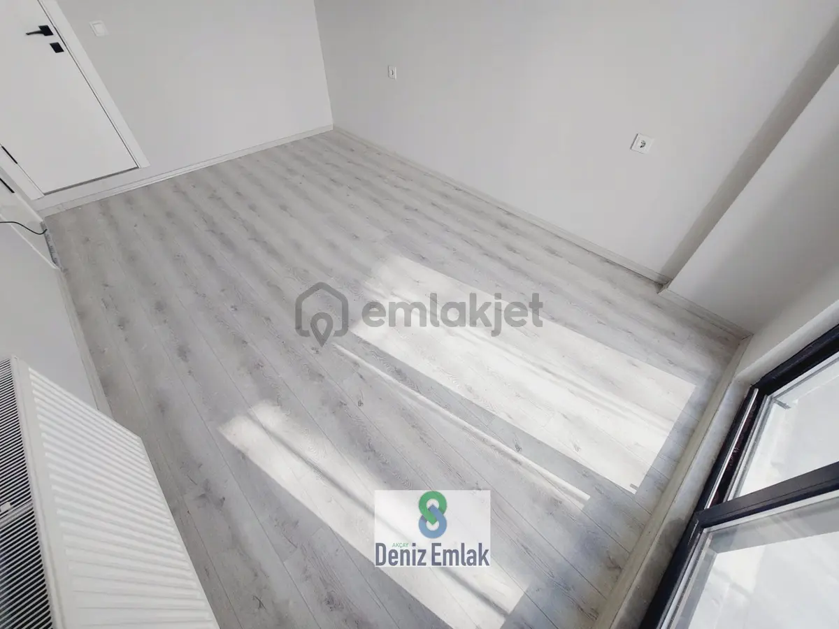 Denizden Akçayda Kapalı Mutfak Arakat Ebeveynli Satılık 2+1 Daire. - 32