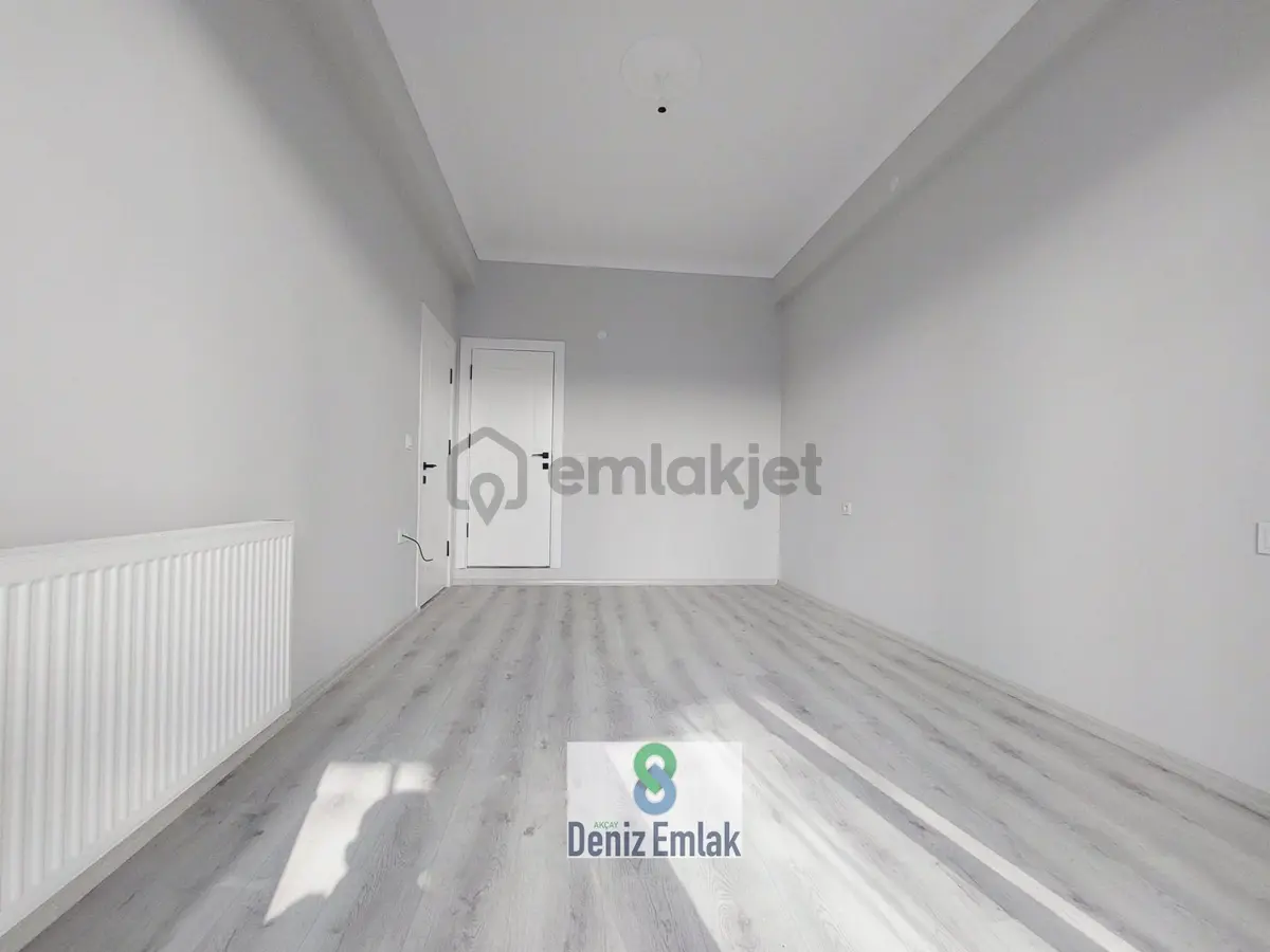 Denizden Akçayda Kapalı Mutfak Arakat Ebeveynli Satılık 2+1 Daire. - 9