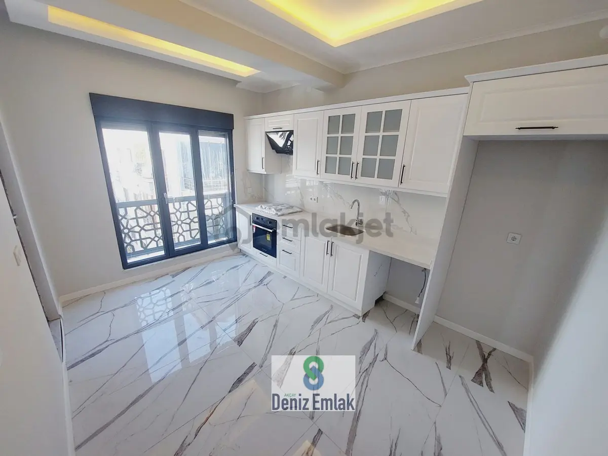 Denizden Akçayda Kapalı Mutfak Arakat Ebeveynli Satılık 2+1 Daire. - 7
