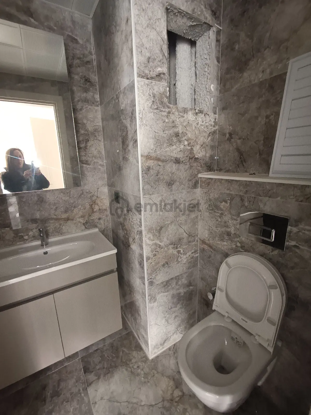 Kuşadası Merkezde Satılık Arakat 3+1 Daire - 20