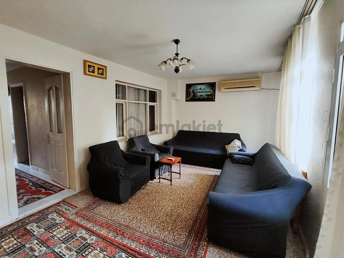 Karabağlar'da 2+1 Eşyalı Kiralık Daire