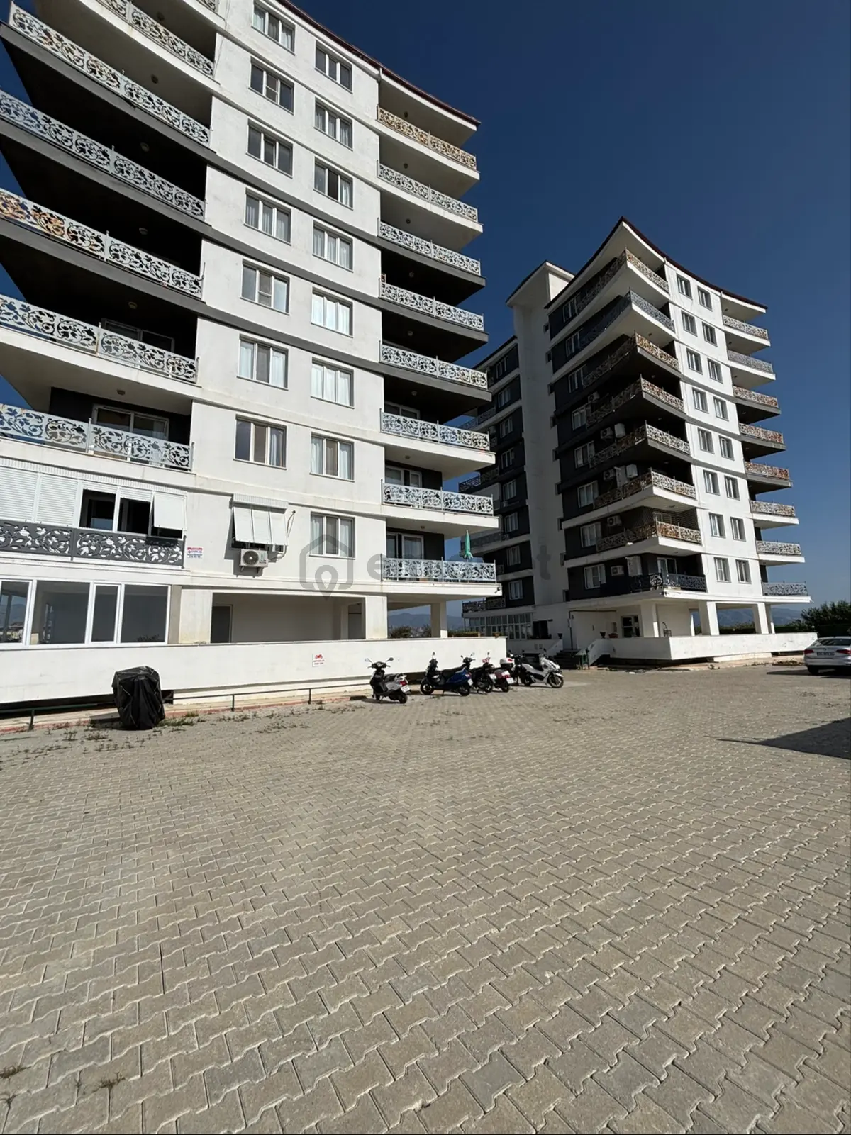 Sezgin Emlak Dan Full Kredili 1+1 Satılık Daire