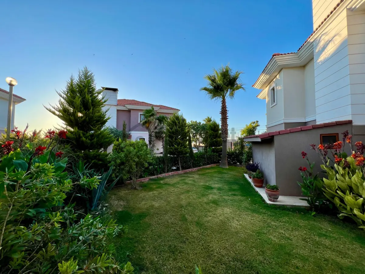 Balıkesir Ayvalık Sarımsaklı Da Satılık Villa.denize Sıfır. - 14