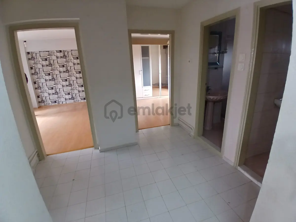 Gazcılar Cadde Üstü Bakımlı Kiralık Daire - 5