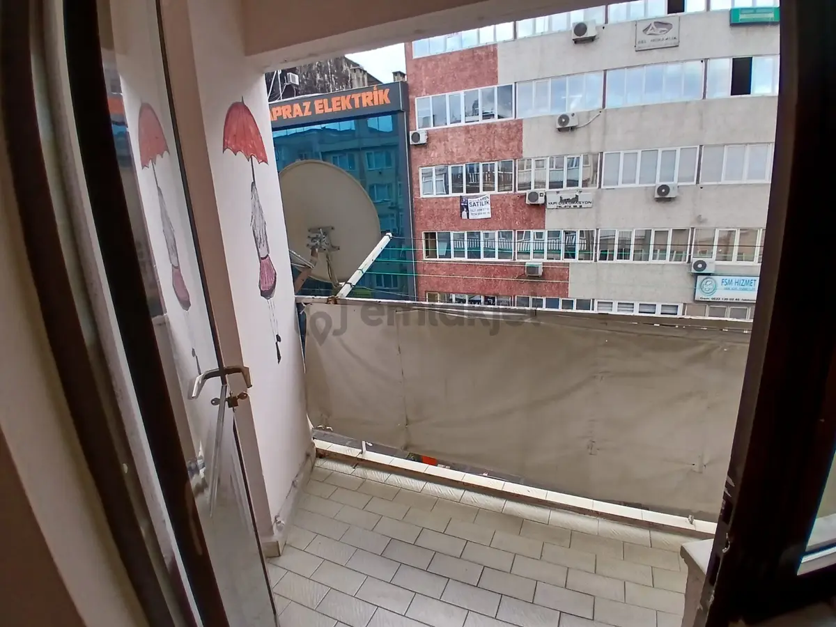 Gazcılar Cadde Üstü Bakımlı Kiralık Daire - 18
